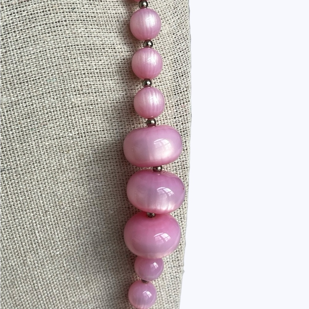 Vintage 60s Pink Lucite Moonglow Chunky Beaded
Long Necklace - Picture 4 of 9